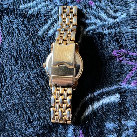 DISNEY MICKEY MOUSE WOMENS WATCH - Picture 6 of 12